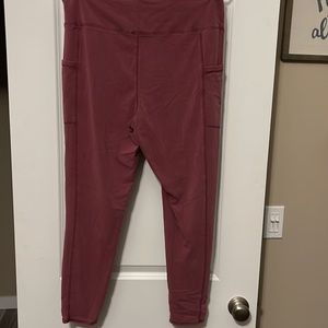 Size large NWOT Maurice’s leggings